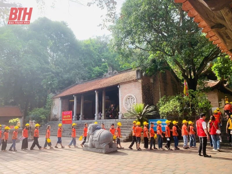 Du khách ấn tượng khi về miền du lịch tâm linh xứ Thanh