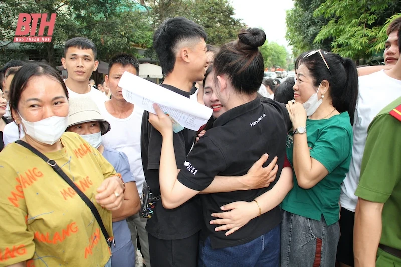 Trại tạm giam công bố quyết định đặc xá của Chủ tịch nước cho 44 phạm nhân