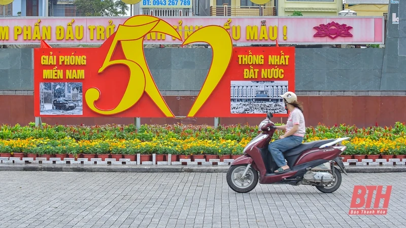 TP Thanh Hóa rực rỡ cờ hoa chào mừng 50 năm thống nhất đất nước