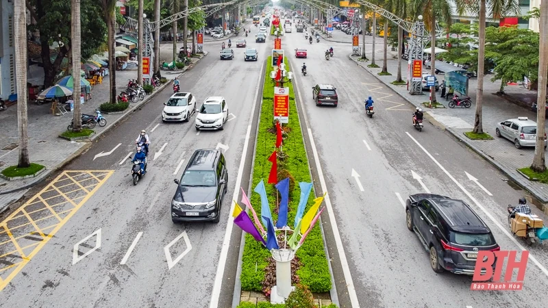 TP Thanh Hóa rực rỡ cờ hoa chào mừng 50 năm thống nhất đất nước