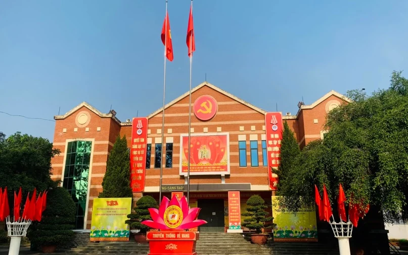 Tư tưởng Hồ Chí Minh về thực hành tiết kiệm, chống lãng phí - Vận dụng ở Trường Chính trị tỉnh Thanh Hóa hiện nay