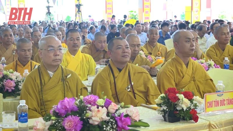 Chùa Tường Vân tổ chức Đại lễ Phật đản Vesak 2025 và đón nhận Huân chương Lao động hạng Ba