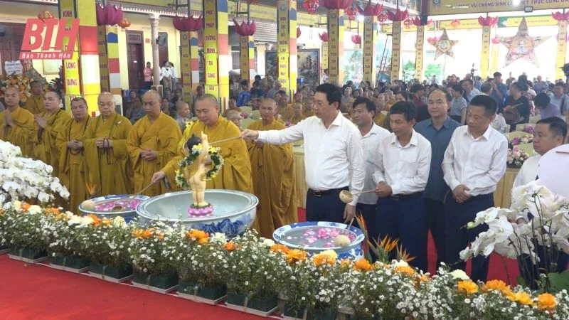 Chùa Tường Vân tổ chức Đại lễ Phật đản Vesak 2025 và đón nhận Huân chương Lao động hạng Ba