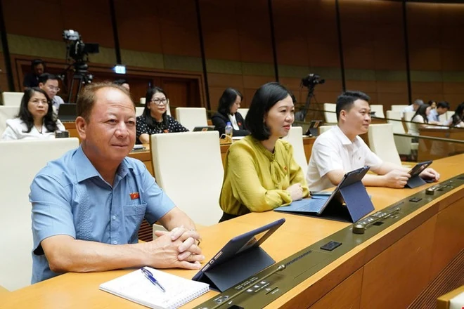 Họp Quốc hội: Đề xuất tăng thuế tiêu thụ đặc biệt với rượu, bia, thuốc lá từ năm 2027