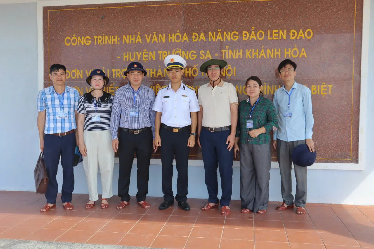 Hướng về Trường Sa thân yêu