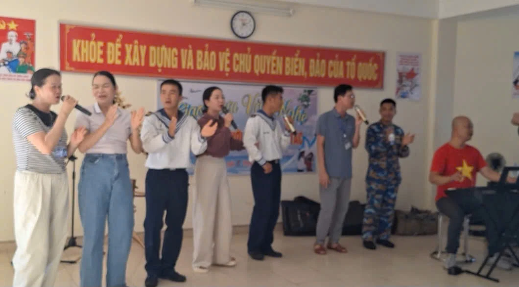 Hướng về Trường Sa thân yêu