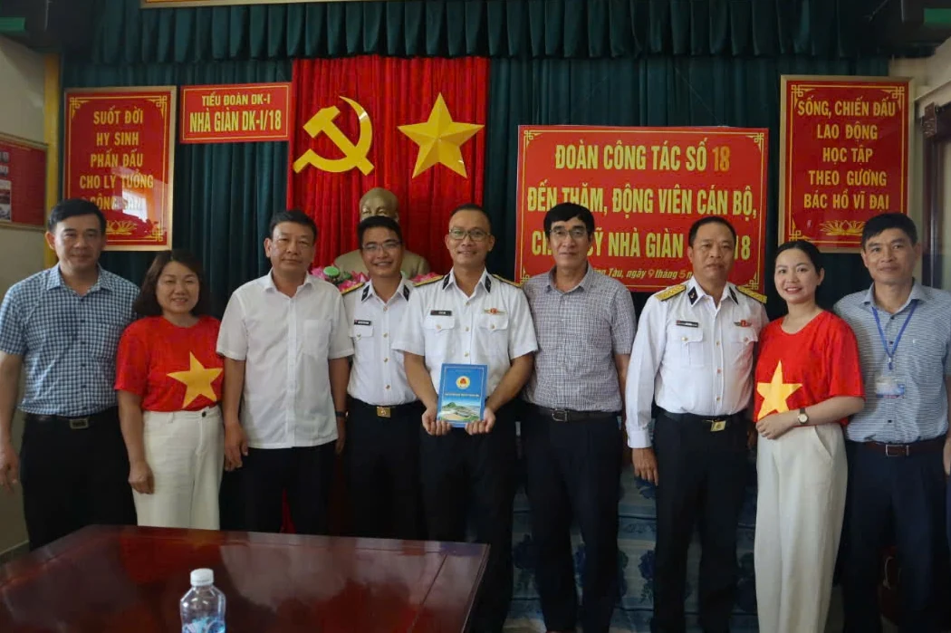 Hướng về Trường Sa thân yêu