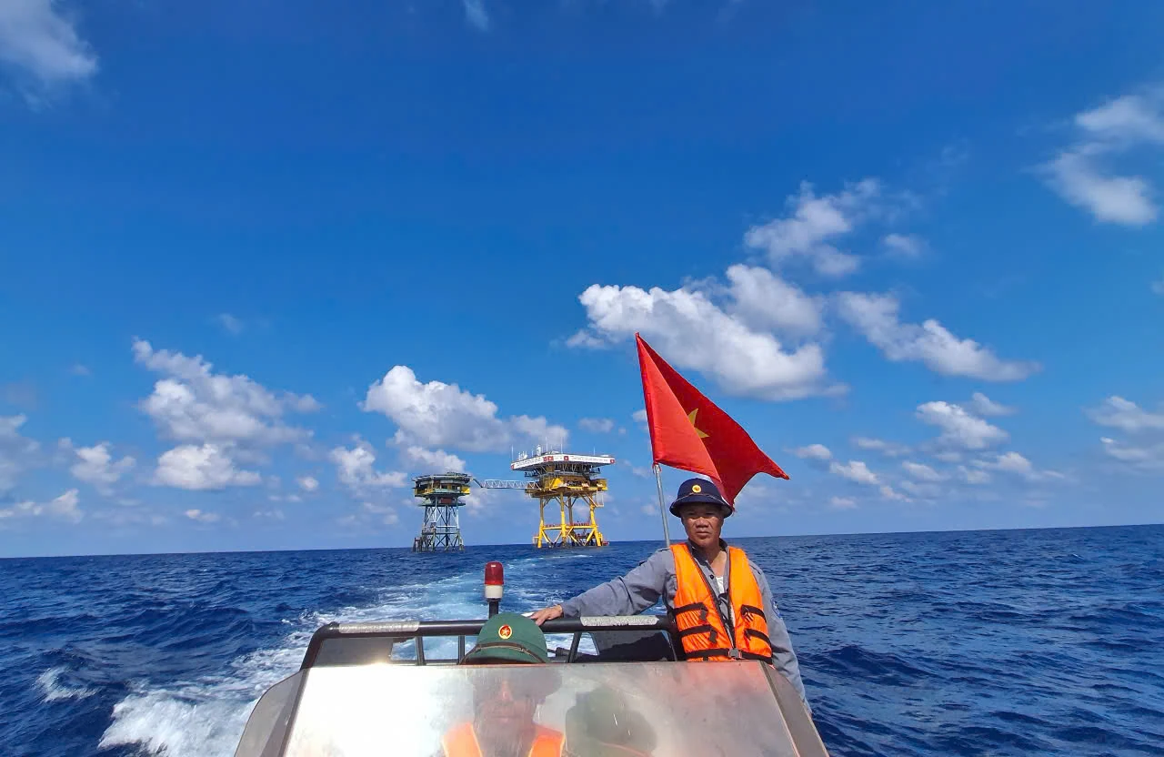 Hướng về Trường Sa thân yêu