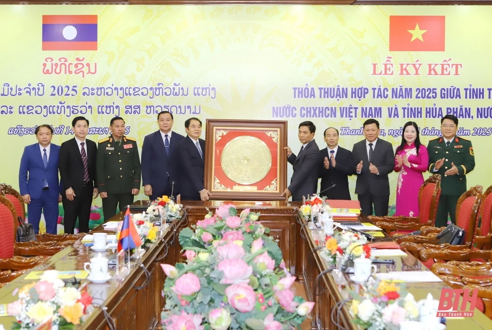 Hai tỉnh Thanh Hóa - Hủa Phăn hội đàm, ký kết thỏa thuận hợp tác năm 2025