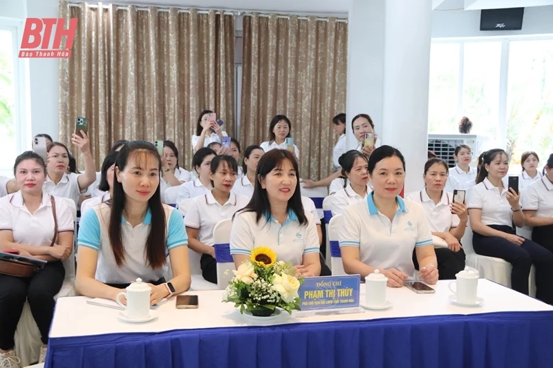 Liên hoan Gia đình nữ công nhân hạnh phúc tiêu biểu