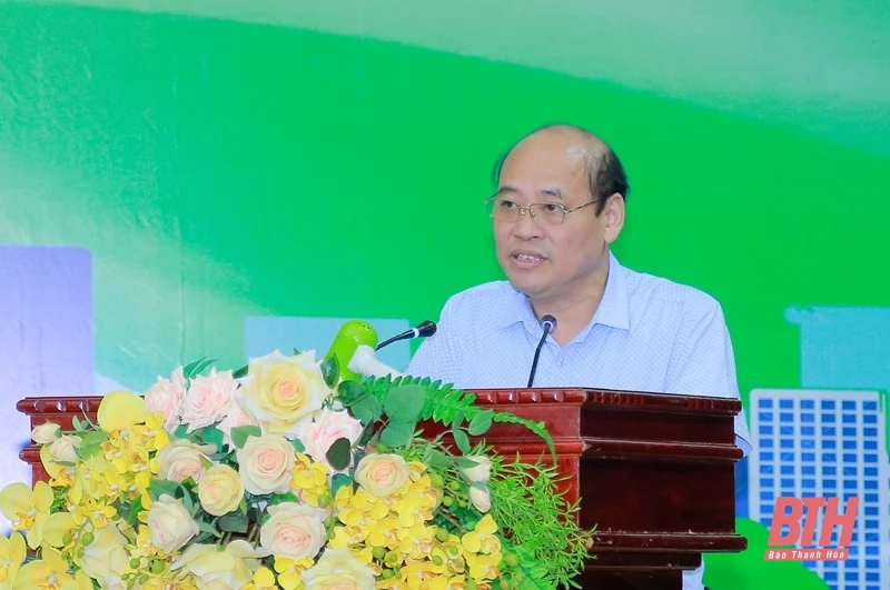 Trưng bày ảnh, tranh cổ động tuyên truyền đảm bảo trật tự, an toàn giao thông