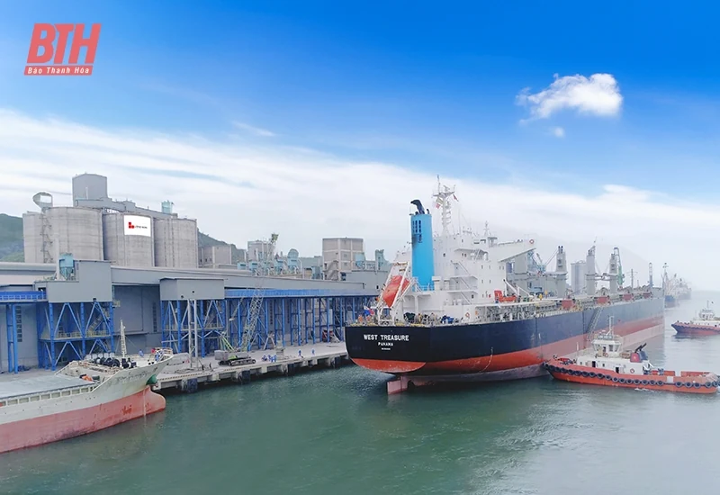 Từ chuyến hàng đầu tiên đến “cảng biển tỷ đô”