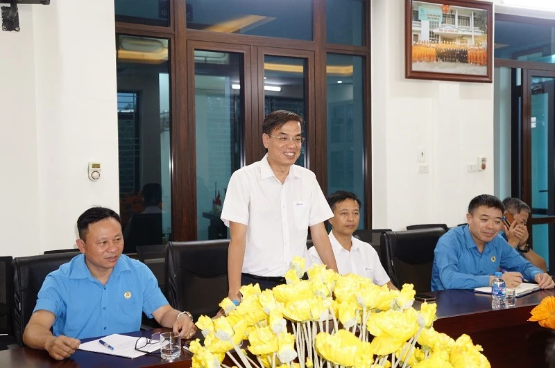 Công đoàn EVN thăm hỏi, động viên người lao động Công ty Điện lực Thanh Hóa