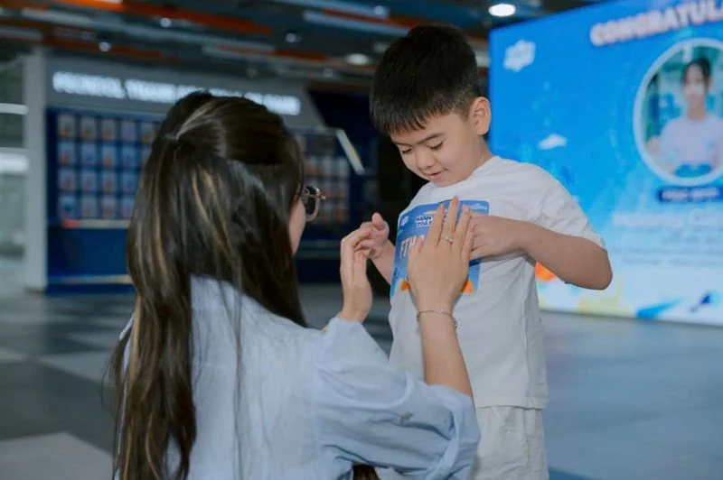 Chương trình học bổng “FSchools - Hành trình tỏa sáng” tiếp tục lan tỏa mạnh mẽ tại Thanh Hóa