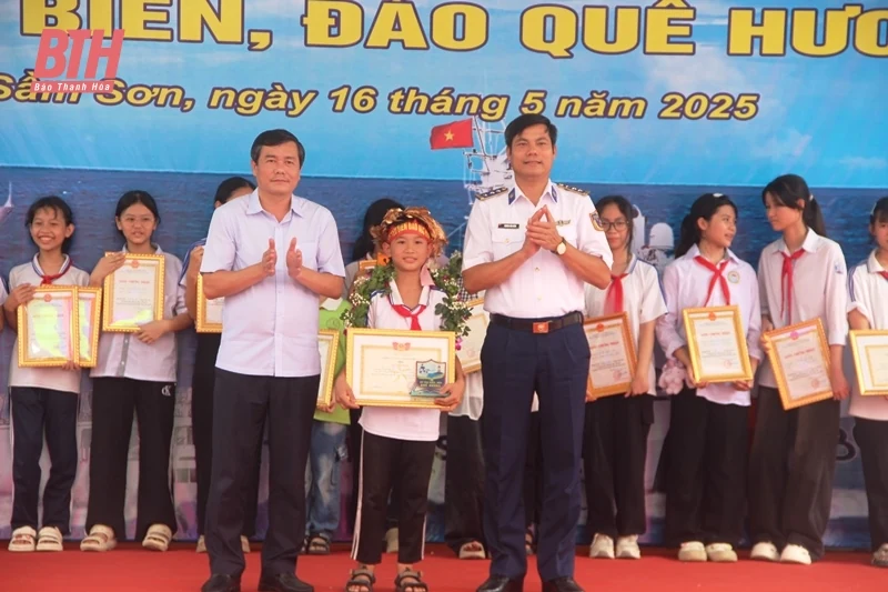 Sôi nổi Cuộc thi “Em yêu biển, đảo quê hương”