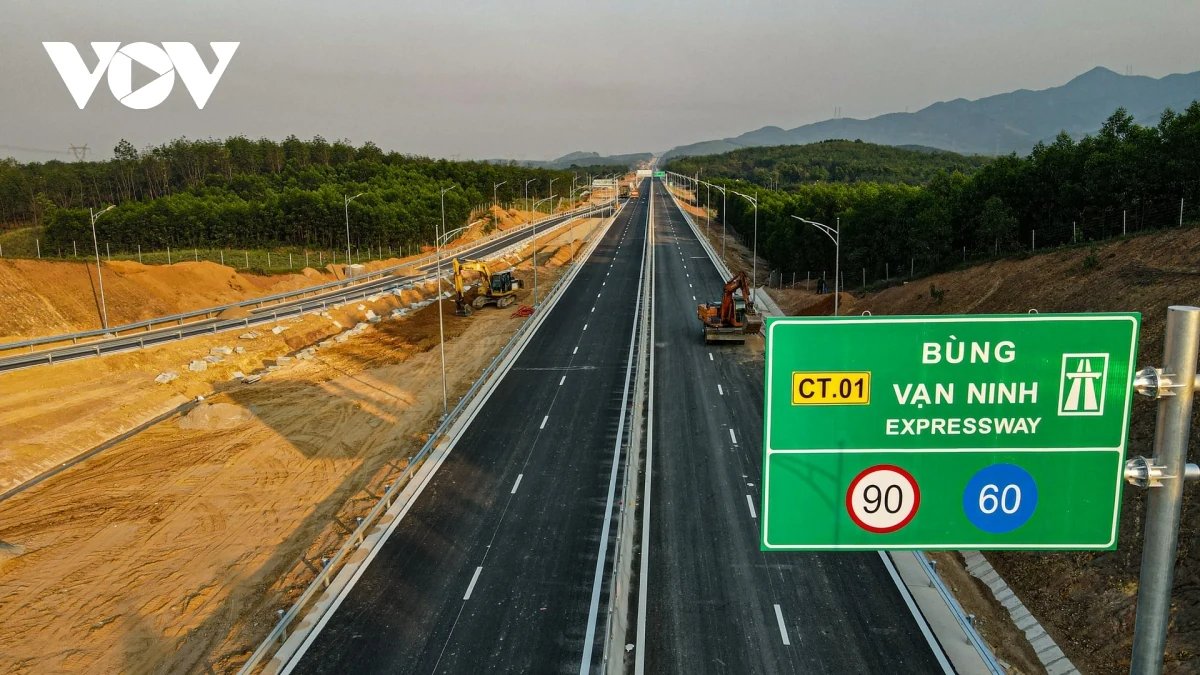 Bộ Xây dựng chỉ đạo rà soát bất cập, điều chỉnh tốc độ trên các tuyến cao tốc