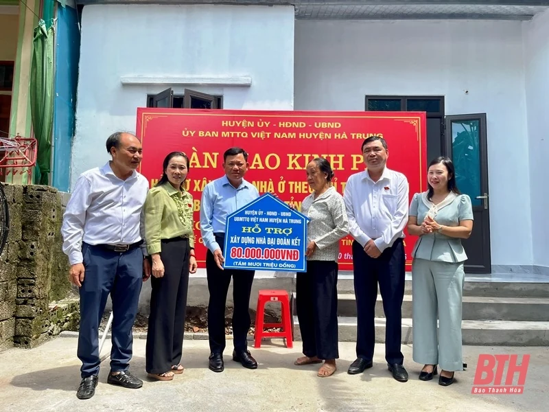 Kiểm tra, đôn đốc việc triển khai sắp xếp đơn vị hành chính cấp xã; hỗ trợ xây dựng nhà ở cho hộ nghèo và giải ngân vốn đầu tư công tại huyện Hà Trung