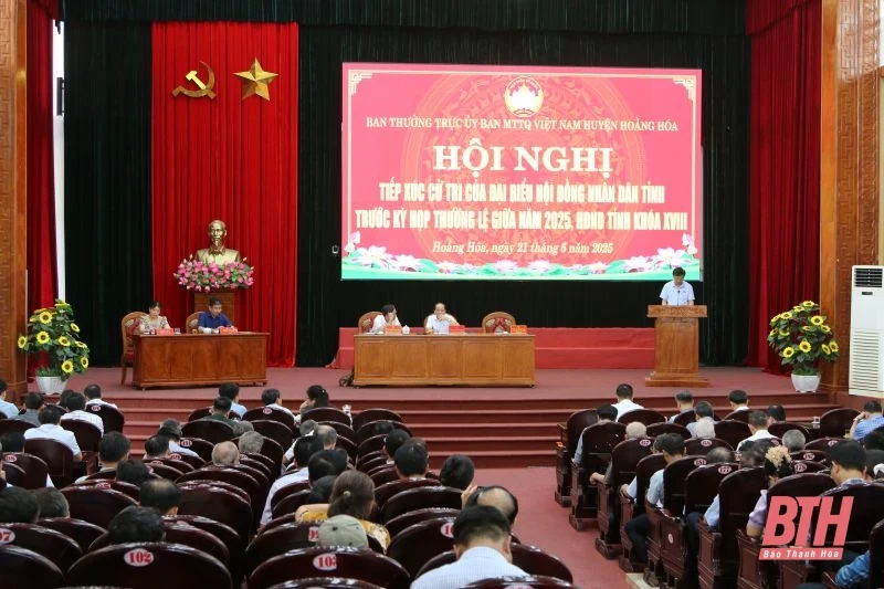 Phó Chủ tịch Thường trực HĐND tỉnh Lê Tiến Lam tiếp xúc cử tri huyện Hoằng Hóa