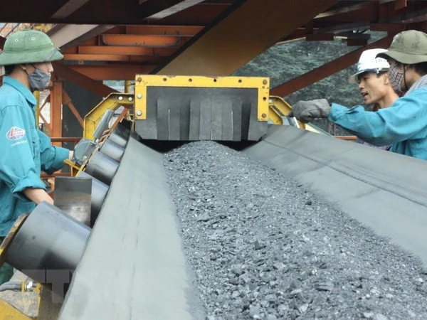 “Bộ tứ trụ cột” Nghị quyết Trung ương giúp Việt Nam cất cánh