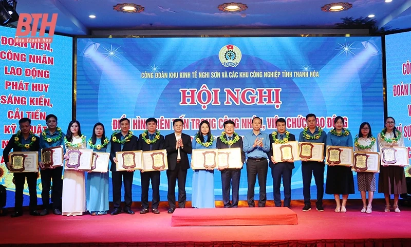 Nhân rộng điển hình tiên tiến trong công nhân, viên chức, lao động