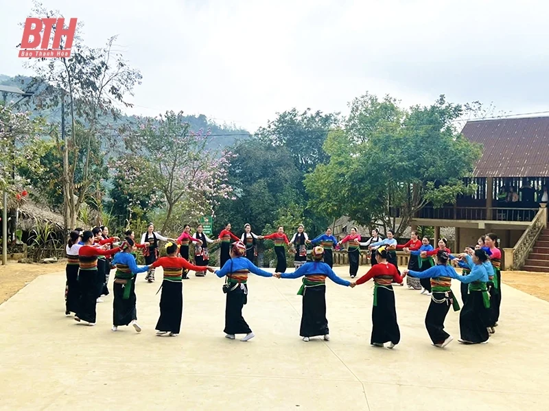 Bảo tồn và phát huy giá trị văn hóa truyền thống trong phát triển du lịch xanh