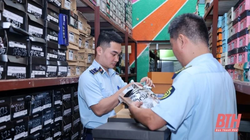 TP Thanh Hóa: Cửa hàng kinh doanh thời trang giả loạt thương hiệu nổi tiếng