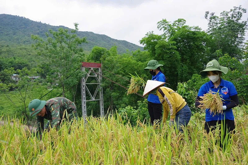 Lan tỏa hình ảnh đẹp của bộ đội Cụ Hồ trong lòng nhân dân vùng biên giới