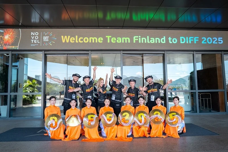 Khai mạc DIFF 2025: Cuộc gặp gỡ Á - Âu trên bầu trời sông Hàn