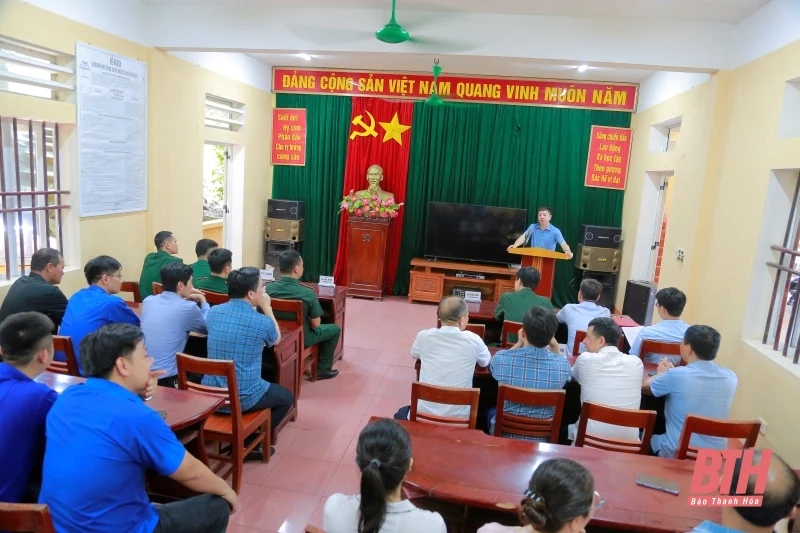 Sở Nông nghiệp và Môi trường thăm, tặng quà cho cán bộ, chiến sỹ Đảo Nẹ