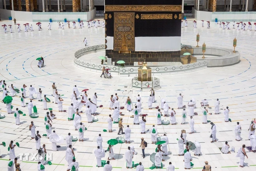 Hơn 1,3 triệu tín đồ Hồi giáo vượt nóng dự lễ hành hương Hajj ở Saudi Arabia
