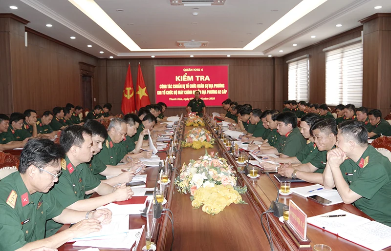 Quân khu kiểm tra công tác chuẩn bị tổ chức quân sự địa phương tại Bộ CHQS tỉnh