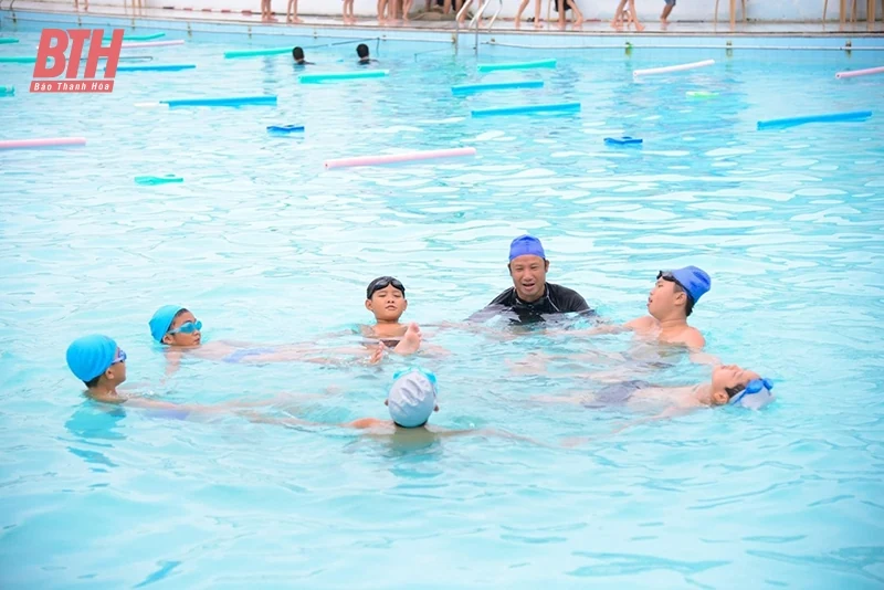 Để trẻ em có kỳ nghỉ hè đúng nghĩa