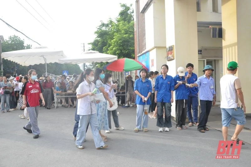 Hơn 43.000 thí sinh Thanh Hóa bước vào ngày thi đầu tiên kỳ thi tuyển sinh vào lớp 10 THPT công lập năm học 2025-2026