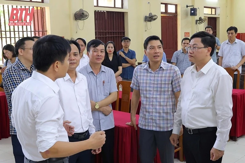 Phó Chủ tịch UBND tỉnh Mai Xuân Liêm kiểm tra hạ tầng công nghệ thông tin - truyền thông phục vụ hoạt động của chính quyền địa phương 2 cấp tại Thiệu Hóa