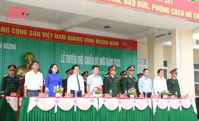 Trung đoàn 266 (Sư đoàn 341) tổ chức tuyên thệ cho chiến sĩ mới