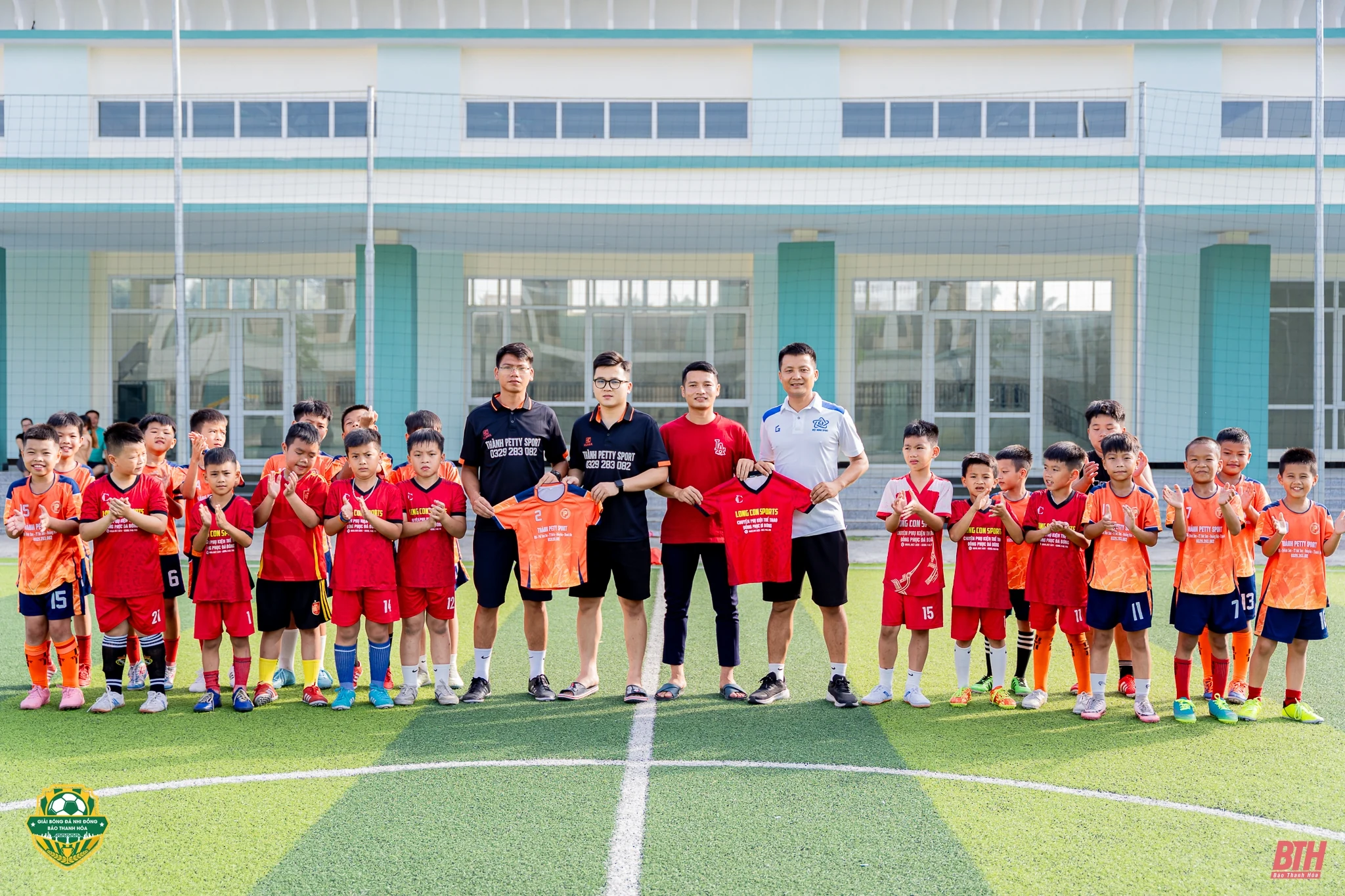 Hoằng Hoá sẵn sàng viết tiếp hành trình đam mê tại giải Bóng đá Nhi đồng Báo Thanh Hoá lần thứ IV năm 2025 - Cúp Xi Măng Long Sơn