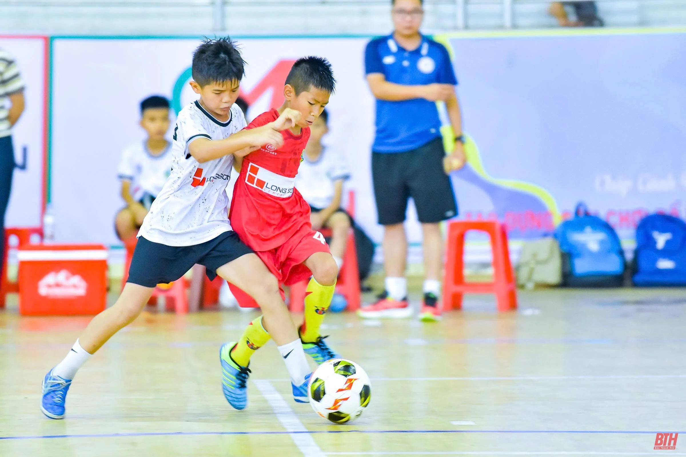 Chung kết U10: Yên Định - Nghi Sơn, cuộc so tài của hai đội bóng lần đầu mơ cúp vàng