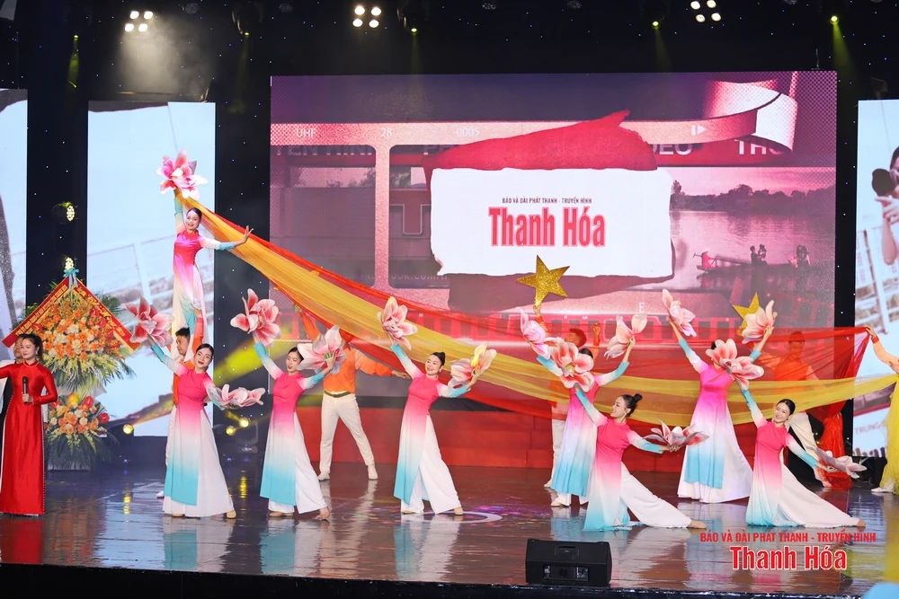 Báo chí Thanh Hóa tiếp tục khẳng định vị thế, là “người bạn tin cậy”, là “lá chắn thông tin”, là “nam châm trí tuệ” dẫn dắt công chúng trong thời đại số