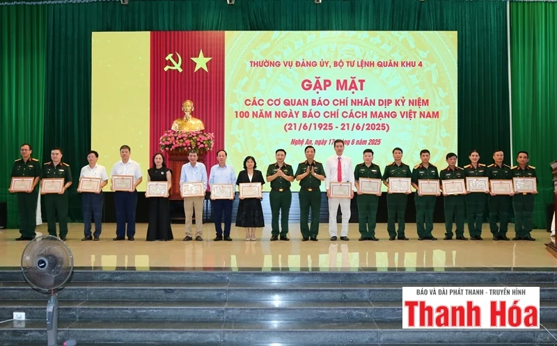 Bộ Tư lệnh Quân khu 4 gặp mặt các cơ quan báo chí