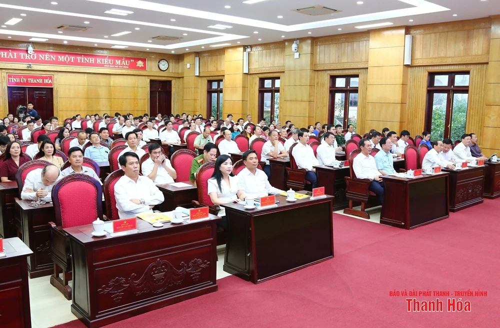 Thực hiện tốt việc kết hợp giữa học tập và làm theo Bác với thực hiện nhiệm vụ chính trị của tỉnh và các địa phương, đơn vị