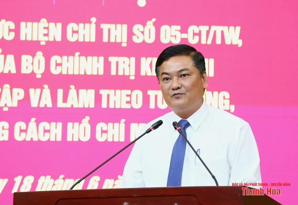 Thực hiện tốt việc kết hợp giữa học tập và làm theo Bác với thực hiện nhiệm vụ chính trị của tỉnh và các địa phương, đơn vị