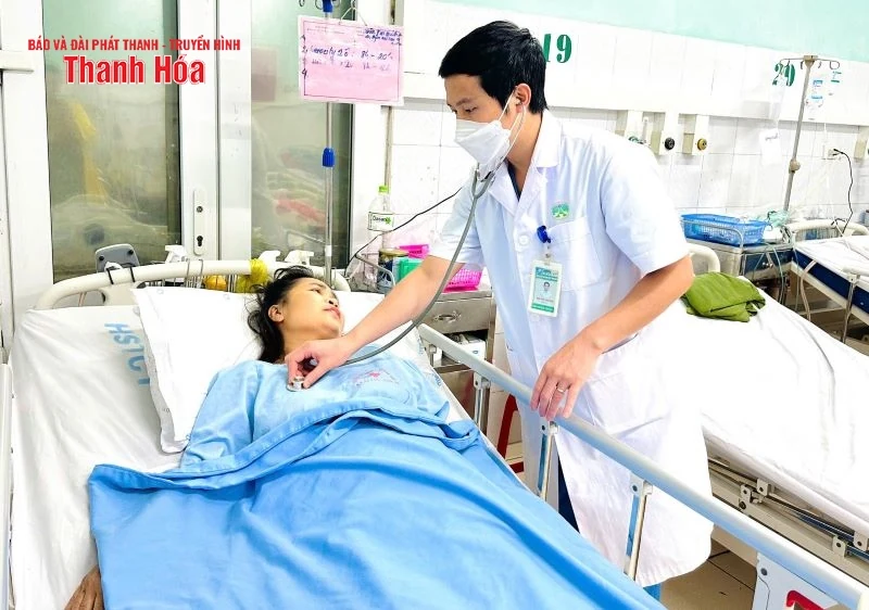 Cứu sống ngoạn mục nữ bệnh nhân ngừng tim ngoại viện do điện giật