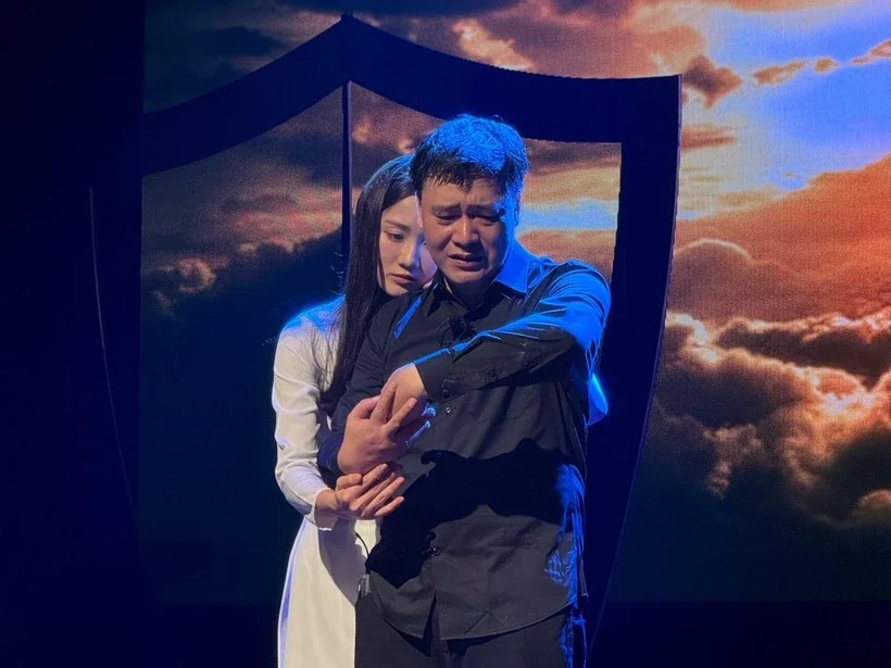 Á hậu Phương Thanh lần đầu thử sức với sân khấu kịch chuyên nghiệp