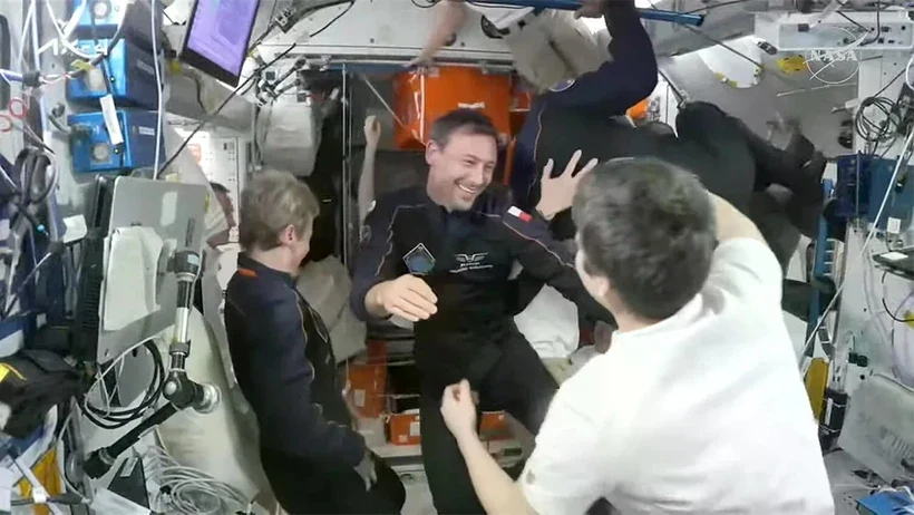 Tàu vũ trụ đưa phi hành gia từ Ấn Độ, Ba Lan, Hungary lên ISS