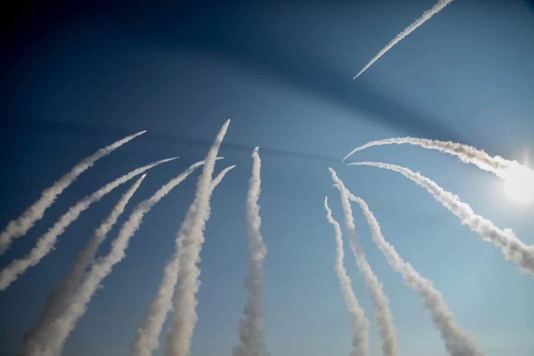 Ngừng bắn mong manh: Trung Đông đã thoát hiểm hay chỉ tạm ngưng?