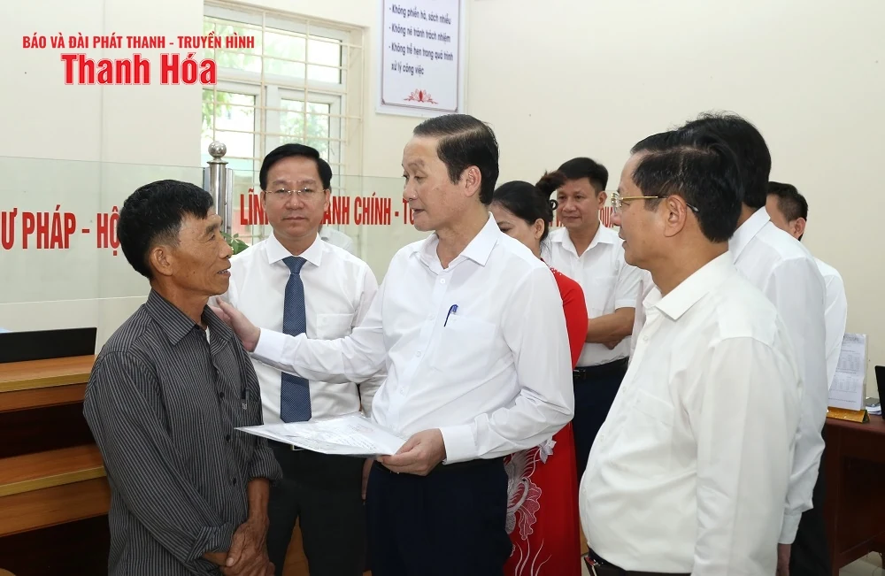 Chủ tịch UBND tỉnh Đỗ Minh Tuấn kiểm tra công tác vận hành chính quyền địa phương 2 cấp tại phường Sầm Sơn và Nam Sầm Sơn