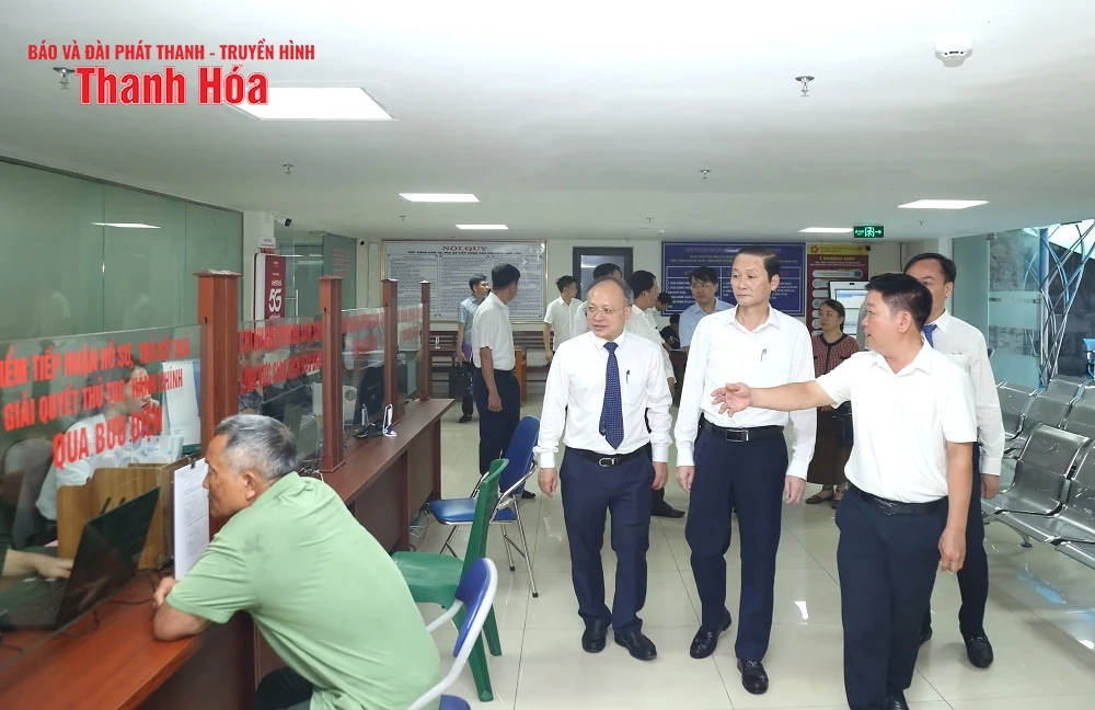 Chủ tịch UBND tỉnh Đỗ Minh Tuấn kiểm tra công tác vận hành chính quyền địa phương 2 cấp tại phường Sầm Sơn và Nam Sầm Sơn