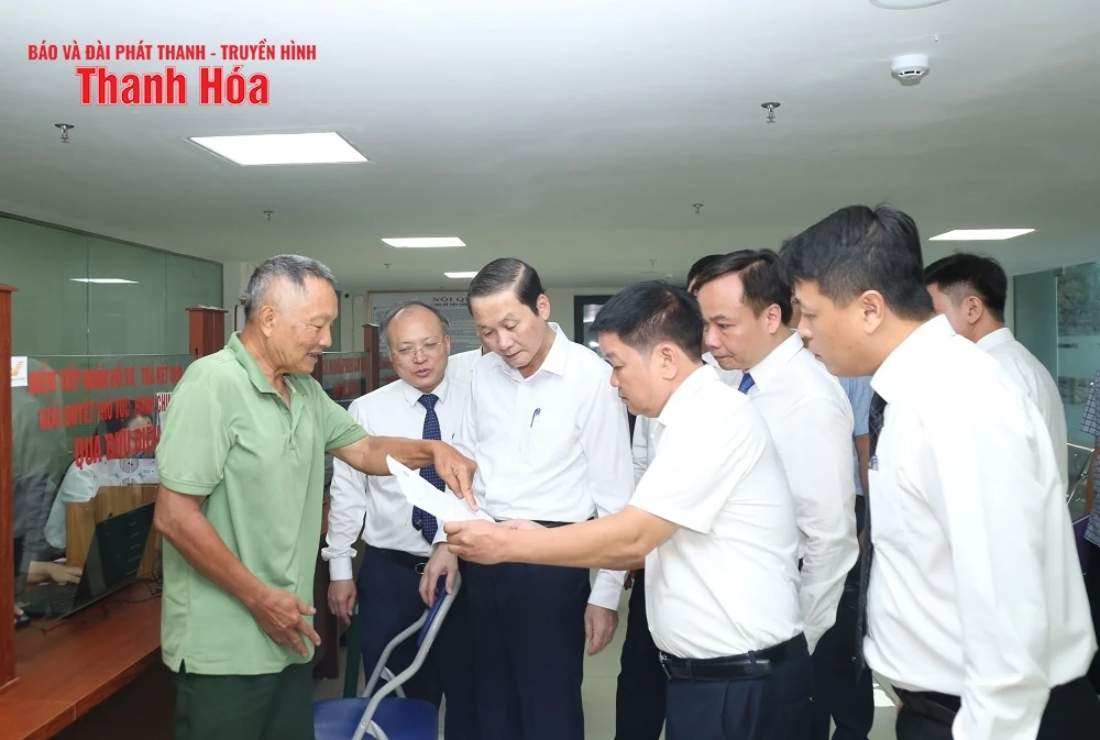 Chủ tịch UBND tỉnh Đỗ Minh Tuấn kiểm tra công tác vận hành chính quyền địa phương 2 cấp tại phường Sầm Sơn và Nam Sầm Sơn