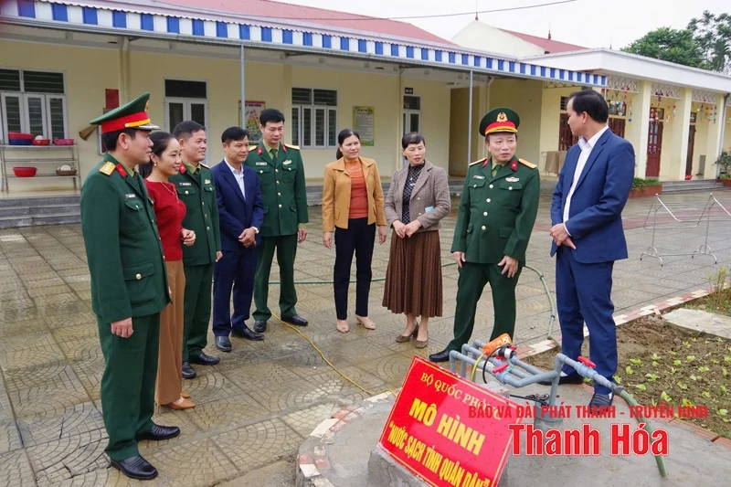 Thắm tình quân dân