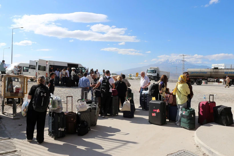 Iran đóng cửa một phần không phận đối với máy bay quá cảnh quốc tế